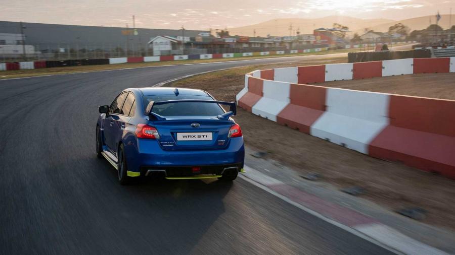  Subaru WRX STI Diamond Edition 2018 года  (ZA) (фото 42 из 58)